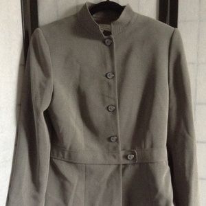 NWT Tahari Women's 10 Grey 2 Piece Skirt Suit